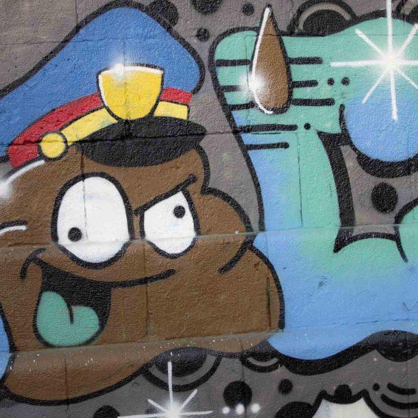 Graffiti Wand bunt - symbolisiert den Blogbeitrag "3 fatale Fehler im Marketing"